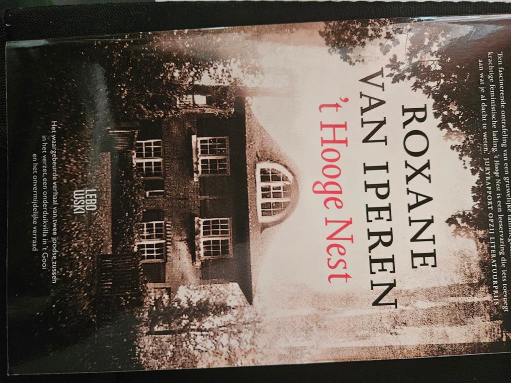Roxane van Iperen - 't Hooge Nest (Paperback), Ophalen, Zo goed als nieuw, Roxane van Iperen