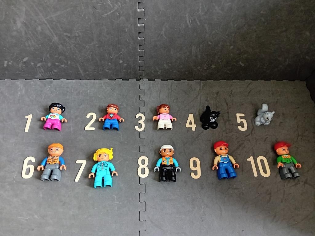 Lego Duplo 10 poppetjes, Inclusief minifiguren, Gebruikt, ., Ophalen of Verzenden