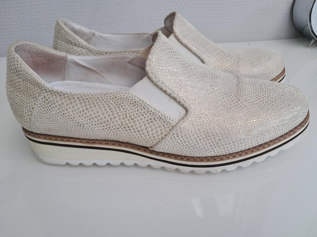 Schoenen Footnotes Maat : 40 Beige NIEUWPRIJS €160,-, Kleding | Dames, Schoenen, Nieuw, Ophalen of Verzenden, Footnotes, Instappers
