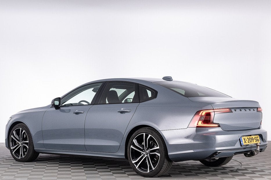 Volvo S90 2.0 B4 Plus Dark | LEDER | CARPLAY | EL. STOELEN |, 12 maanden, Gebruikt, 4 cilinders, Bedrijf