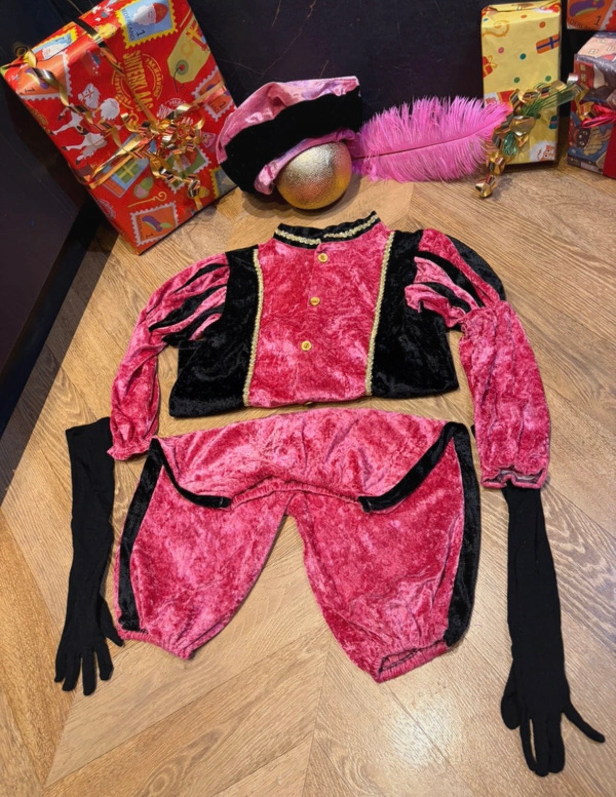 Pietenpak roze zwart luxe kwaliteit sinterklaas set maat 128, Ophalen of Verzenden, Zo goed als nieuw