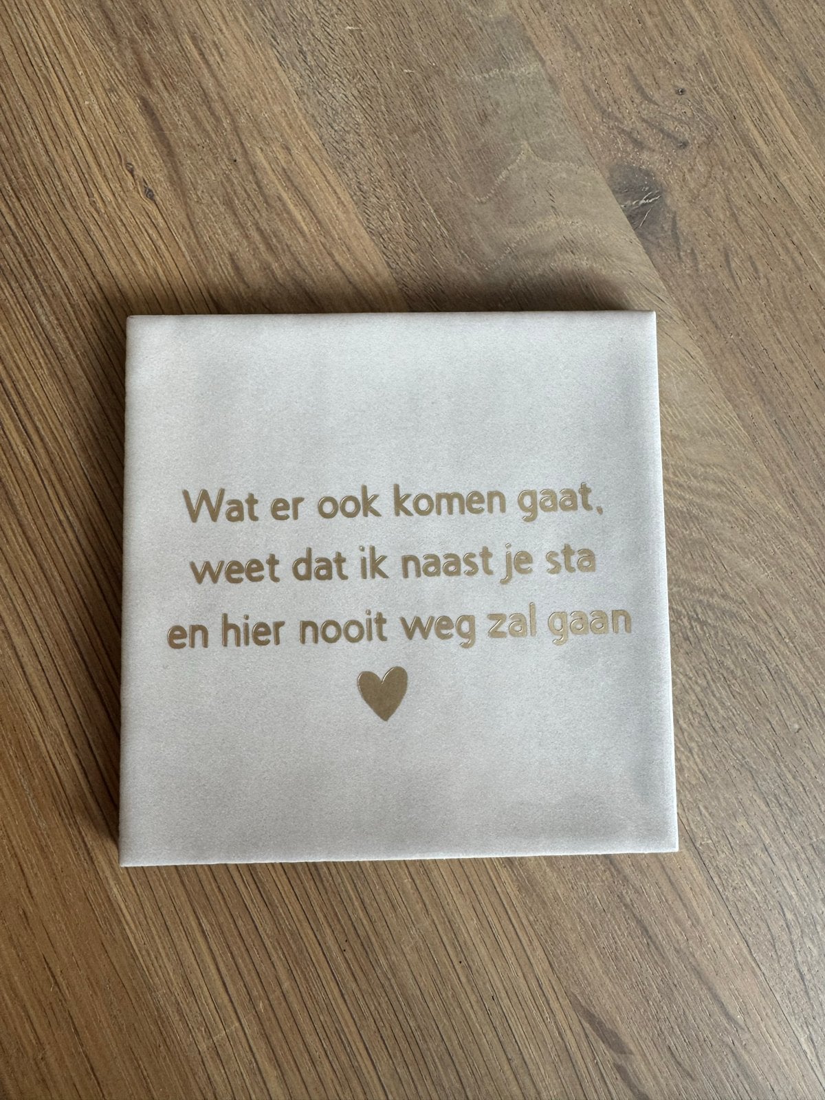 Tegeltje 12x12 cm met eigen tekst - Nude/Beige, Ophalen of Verzenden, Nieuw, Beige, Steen/keramiek