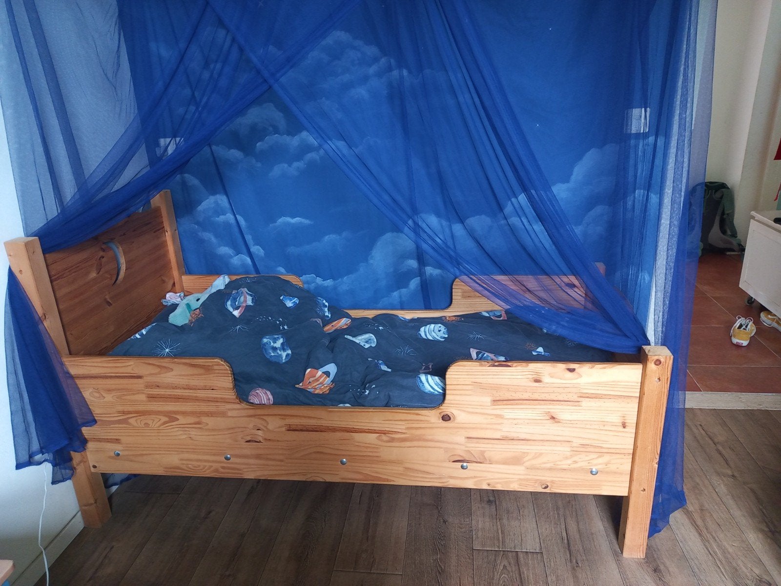 Grenen peuterbed/kleuterbed 160x70 cm met maantje, Huis en Inrichting, Slaapkamer | Bedden, Gebruikt, Eenpersoons, 70 cm of minder