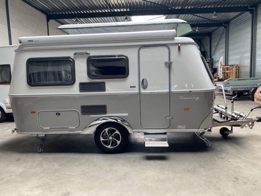 Eriba Touring 430 ONGEBRUIKT €9269 opties, Bedrijf, 4 tot 5 meter, Eriba, Kachel