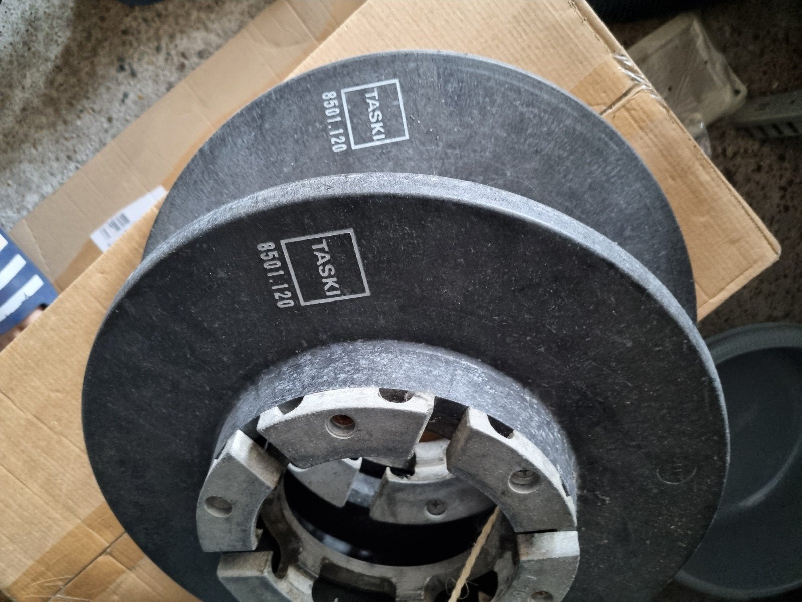 Pedhouder 27 cm voor schrobmachine - TASKI 8501.120, Ophalen of Verzenden, Overige typen
