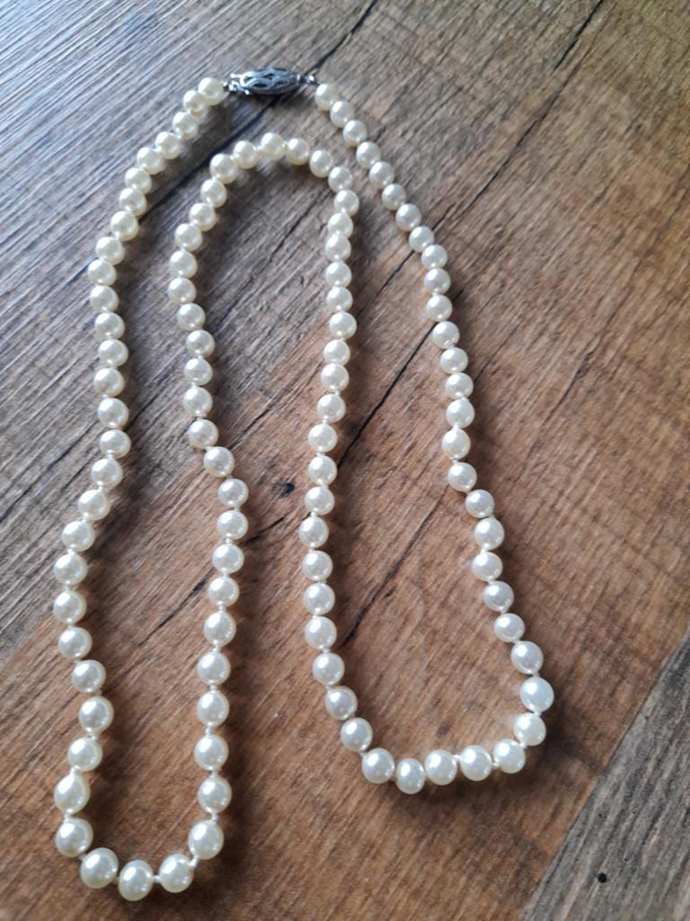 Parel collier met zilver slot 72 cm, Ophalen of Verzenden, Gebruikt, Wit, Zilver