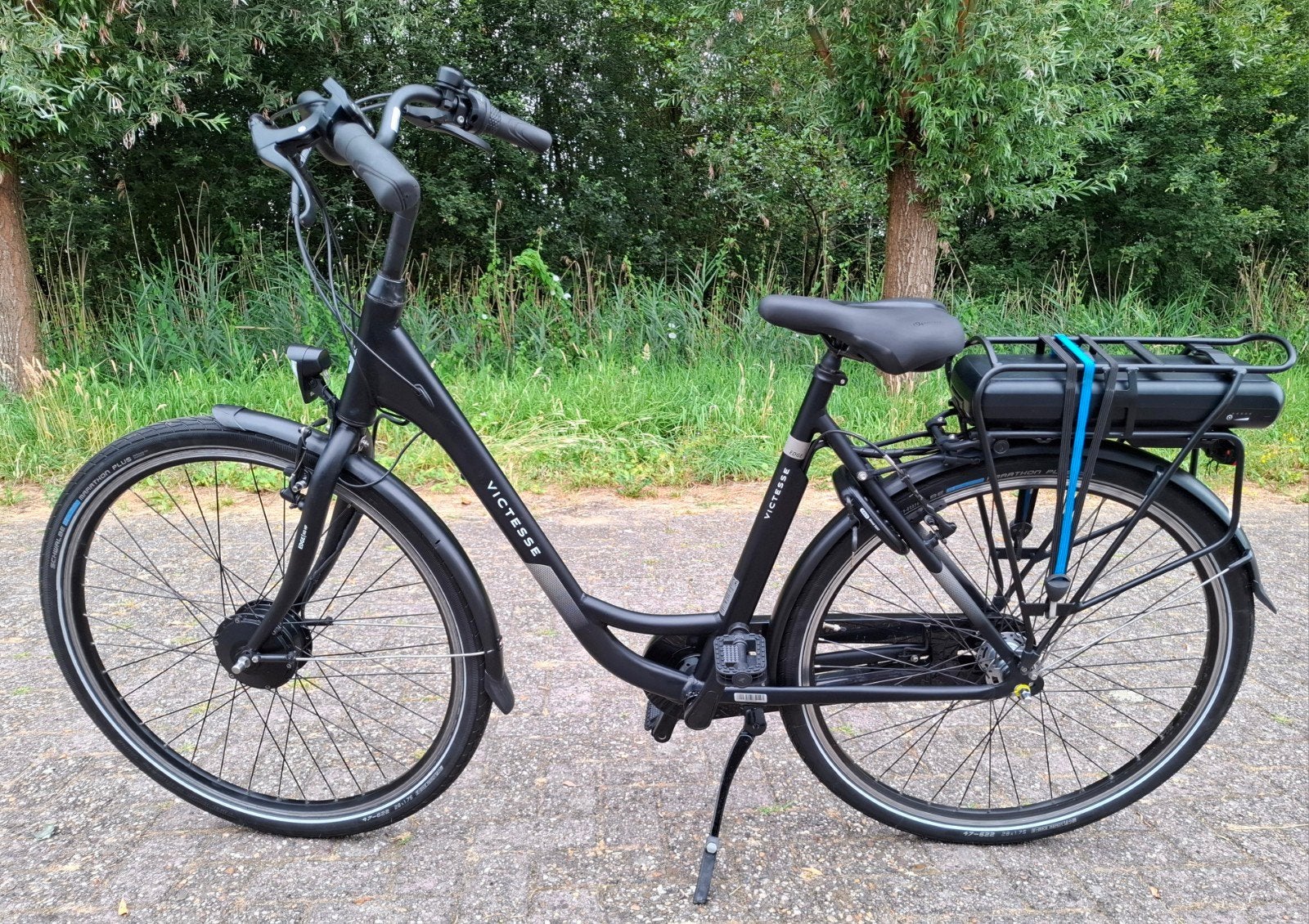 Foto 5 van Hippe mat zwarte elektrische damesfiets, 28inch, 56cm hoog✅️