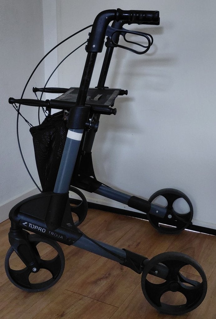 Rollator Topro Troja M + boodschappen netje ( 7.3 kg ! ), Diversen, Ophalen of Verzenden, Opvouwbaar, Zo goed als nieuw