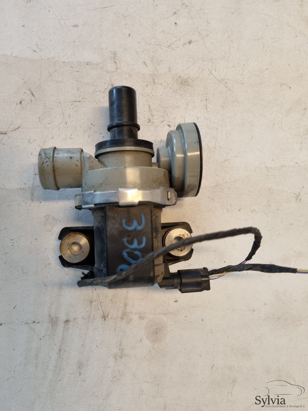Isulation Solenoid brandstof klep valve  BMW i3 F30 G30 X5, Gebruikt, -, -, Ophalen of Verzenden
