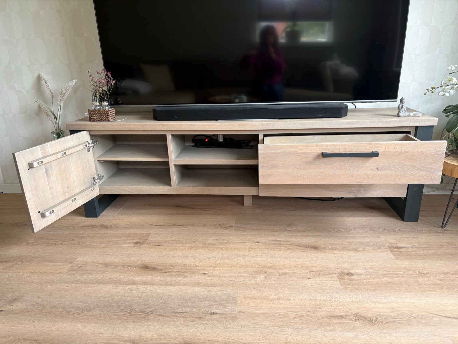 Verato TV-kast Pearl 200x40x59 cm - Zo goed als nieuw, Huis en Inrichting, Kasten | Televisiemeubels, Ophalen, Zo goed als nieuw