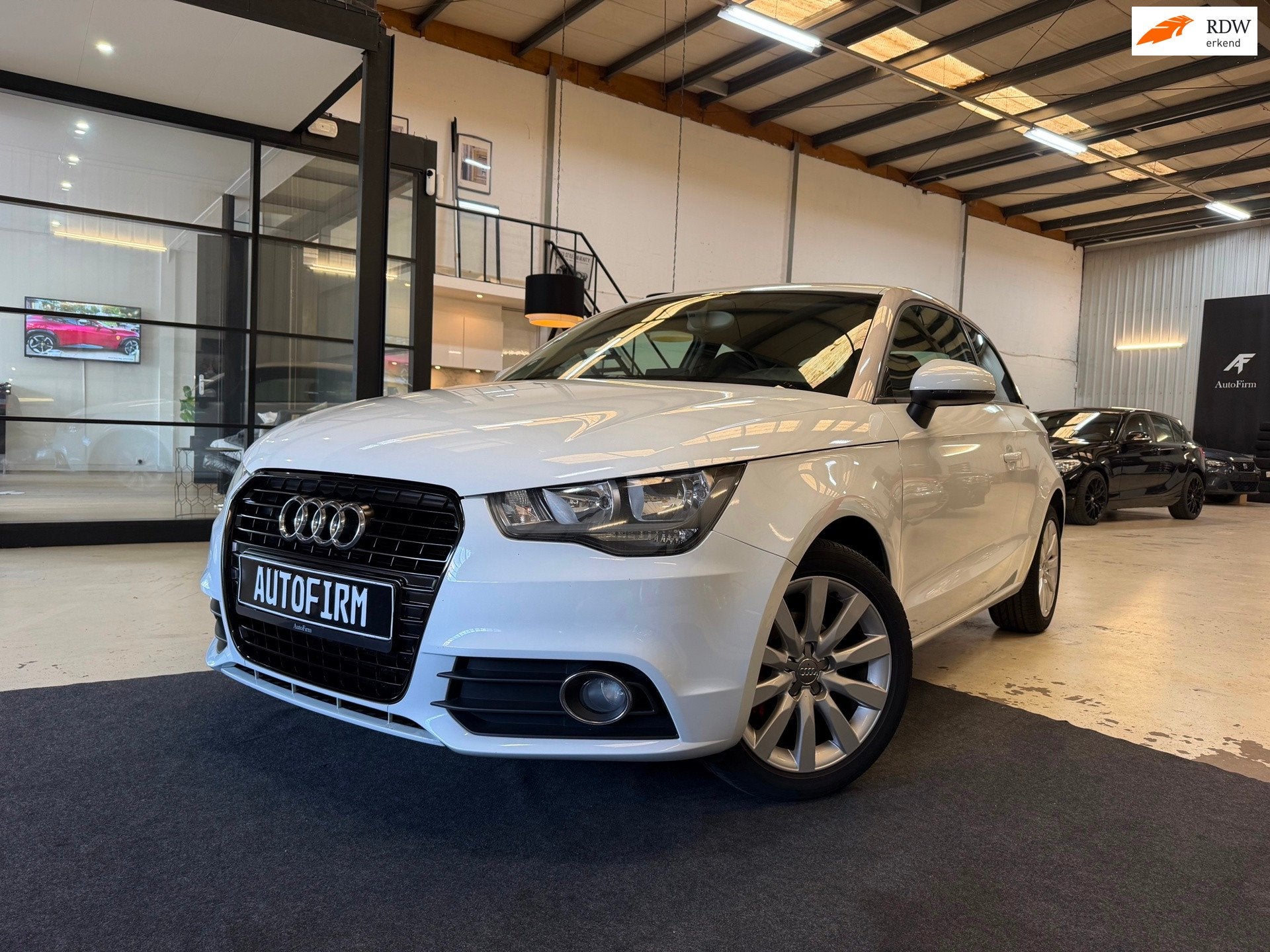 Audi A1 1.2 TFSI Ambition Nette auto Dealer onderhouden Navi, Voorwielaandrijving, Dealer onderhouden, Zwart, 4 cilinders