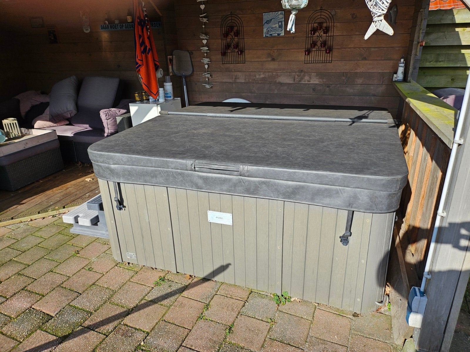 Luxe Spa / Jacuzzi met Afdekzeil en Pomp, Ophalen, Gebruikt, Afdekzeil, Vast
