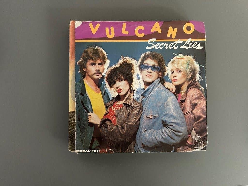 Vulcano - Secret Lies, Ophalen of Verzenden, Zo goed als nieuw, Pop