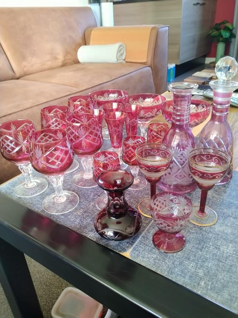 Prachtige robijnrode kristallen glazen set, Ophalen
