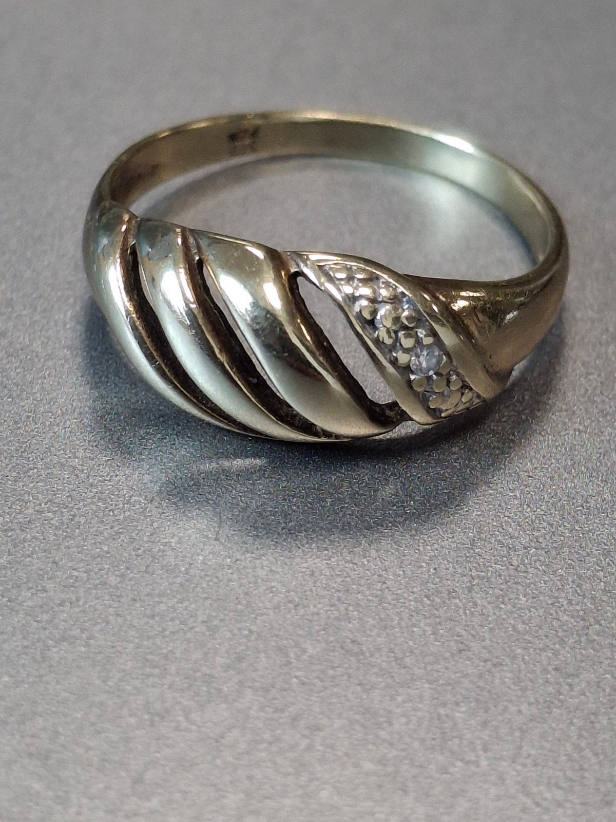 9 karaat gouden ring, Ophalen, Gebruikt, Kleiner dan 17, Met edelsteen