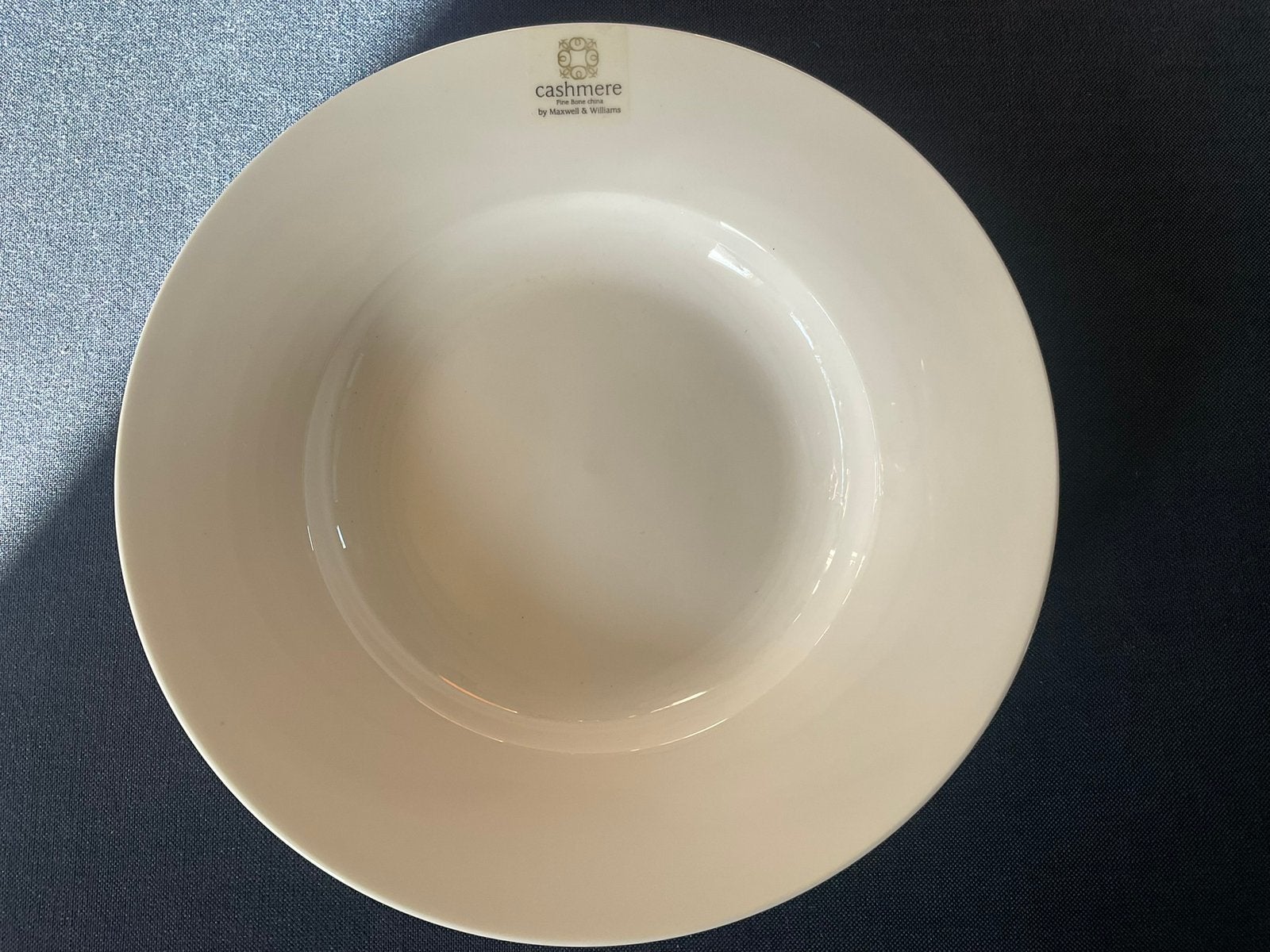 Nieuw Cashmere diep bord /wit, Nieuw, Ophalen of Verzenden, Bord(en), Overige stijlen