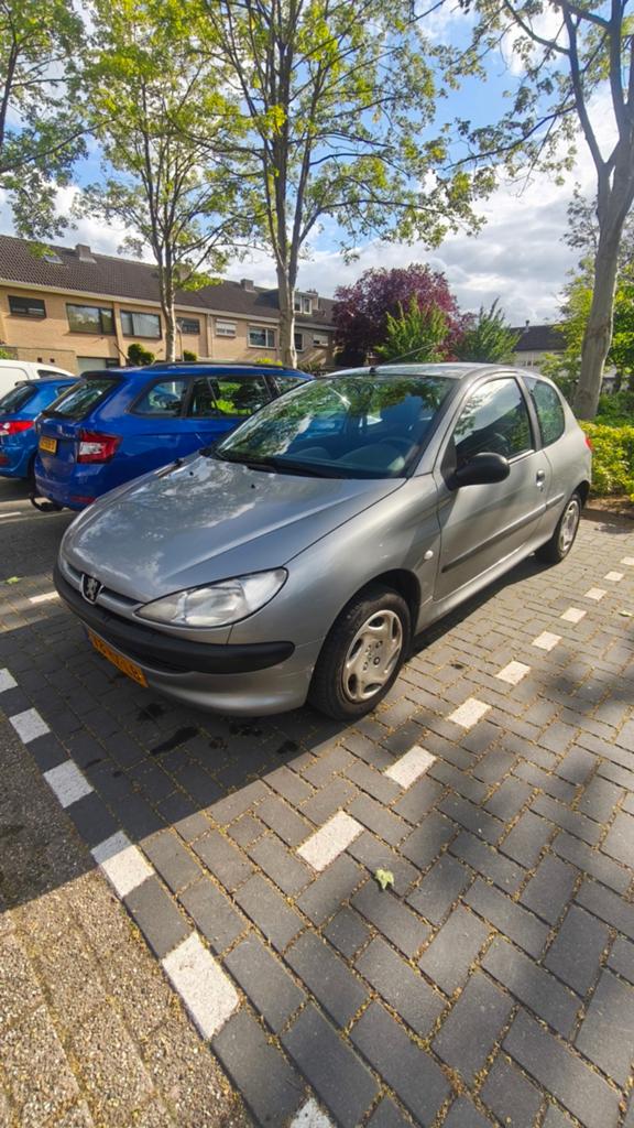 Peugeot 206 1.4 X-line 3D 2002 Grijs, Voorwielaandrijving, Stof, 31 €/maand, 4 cilinders