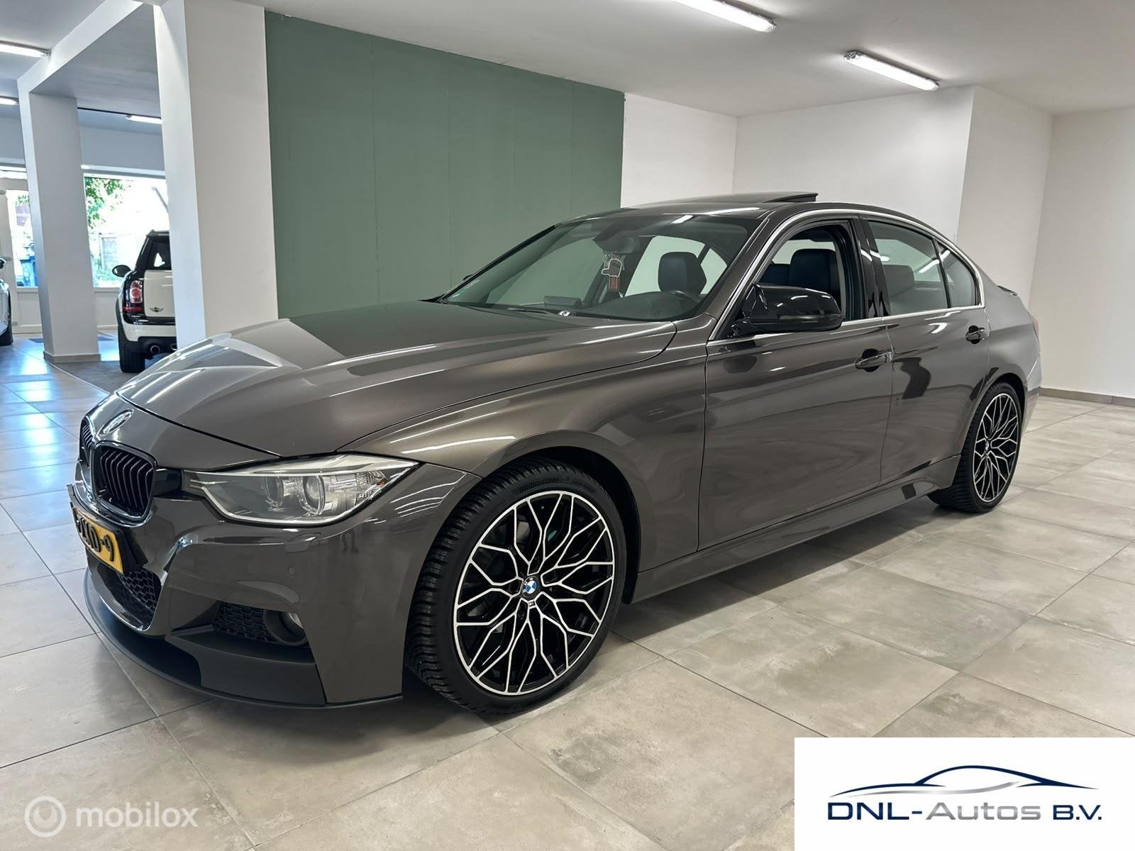 BMW 3 Stage 1+ | M-Pack | Schuifdak | NAP, Achterwielaandrijving, Gebruikt, Euro 6, 4 cilinders