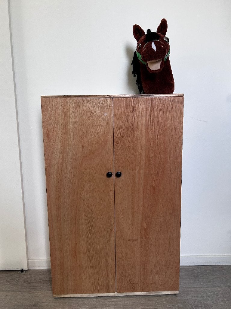 Prachtige hobbyhorse stal / kast, Ophalen, Zo goed als nieuw, Meubelstuk of Keukentje