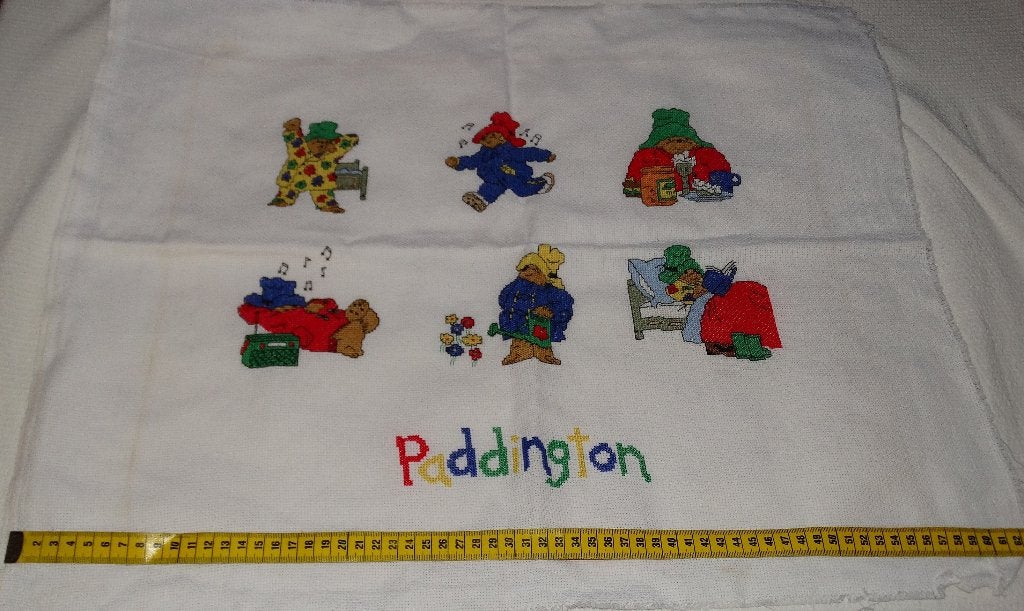 Grote lap aïda met borduurwerkjes van Paddington, Ophalen of Verzenden, Gebruikt, Handborduren, Overige typen