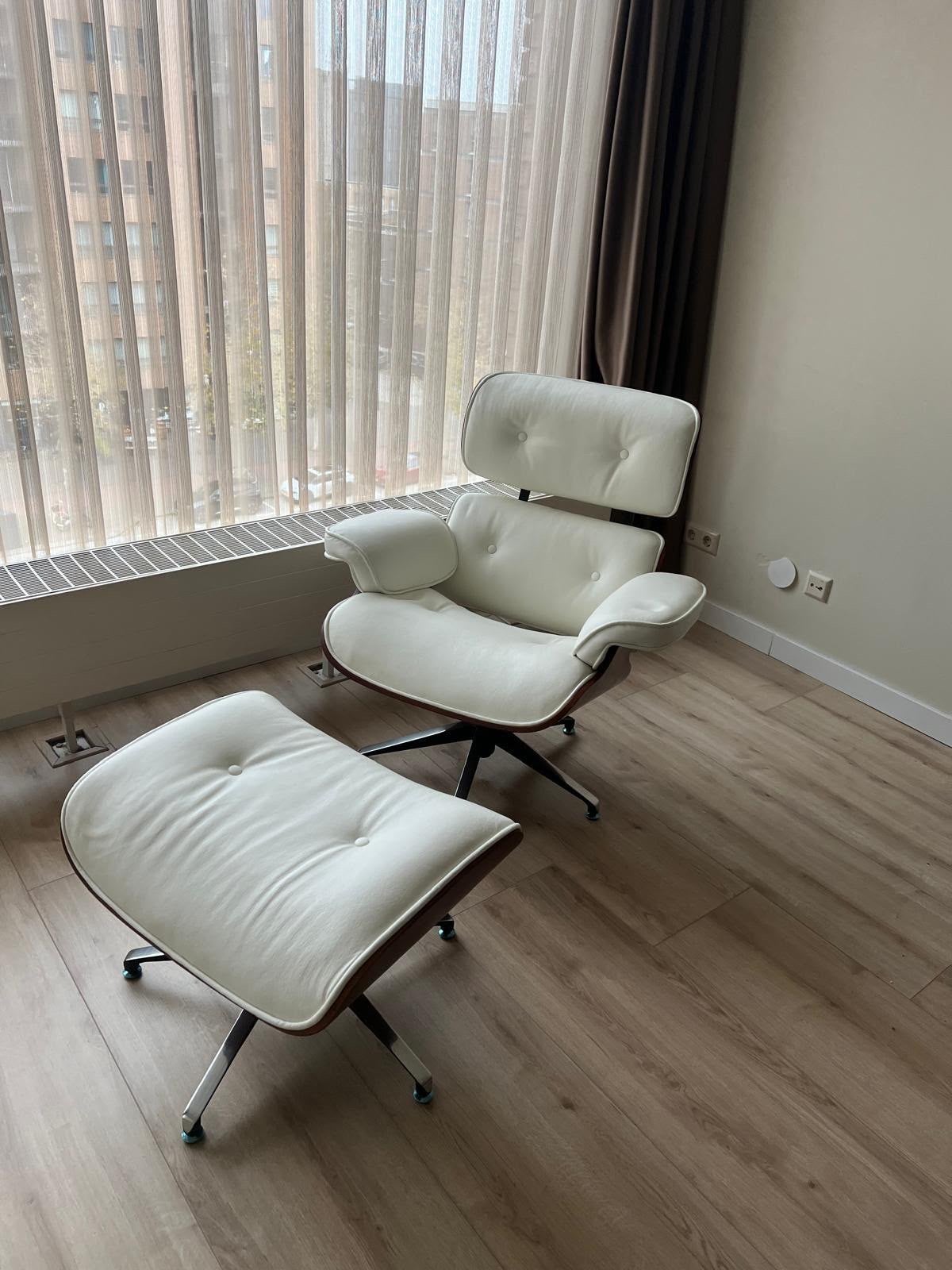 Lounge fauteuil met voetenbank - Eames stijl, Wit, Leer, Ophalen of Verzenden, Zo goed als nieuw