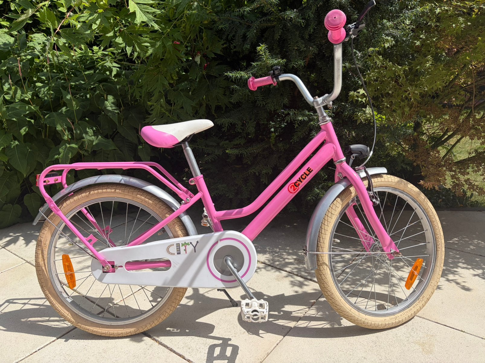 Mooie, roze meisjesfiets, 20 inch, Ophalen, Zo goed als nieuw, Terugtraprem, 20 inch