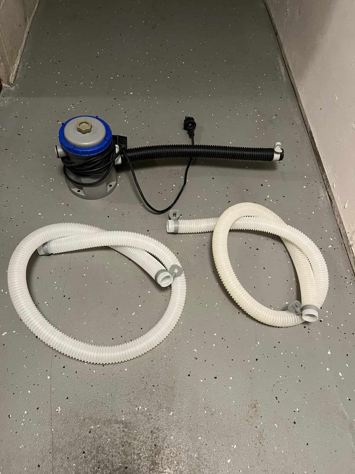 Bestway Flowclear zwembad filterpomp 58145 met slangen, Tuin en Terras, Ophalen, Zo goed als nieuw
