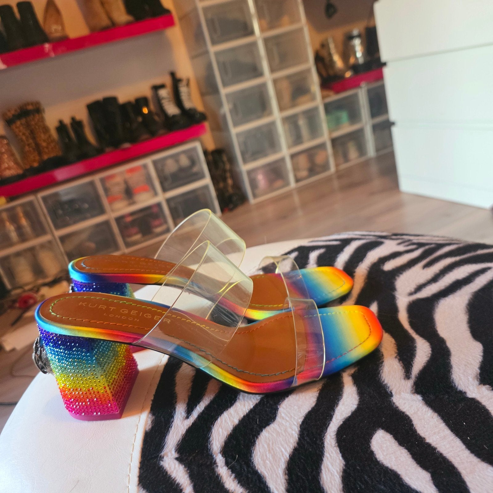Kurt Geiger regenboog sandalen met hak - maat 40, Overige kleuren, Zo goed als nieuw, Kurt Geiger, Sandalen of Muiltjes