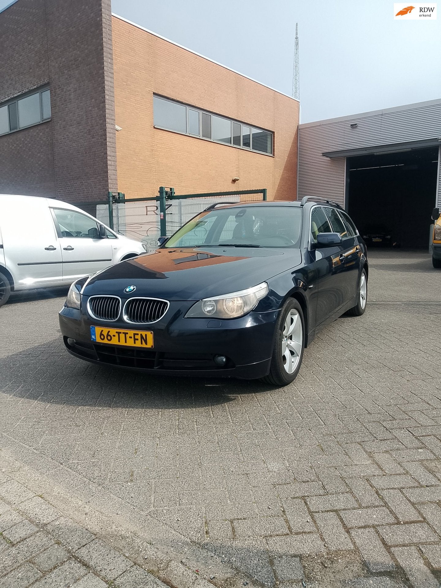 BMW 5-serie Touring 523i Business Line, Auto's, Automaat, Achterwielaandrijving, Beige, 2497 cc