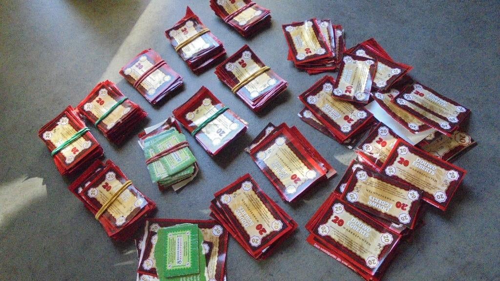 meer dan 10.000 D.E. spaarpunten, Hobby en Vrije tijd, Spaarzegeltjes, Ophalen of Verzenden, Koffie of Thee, Zegels, Bonnen of Punten