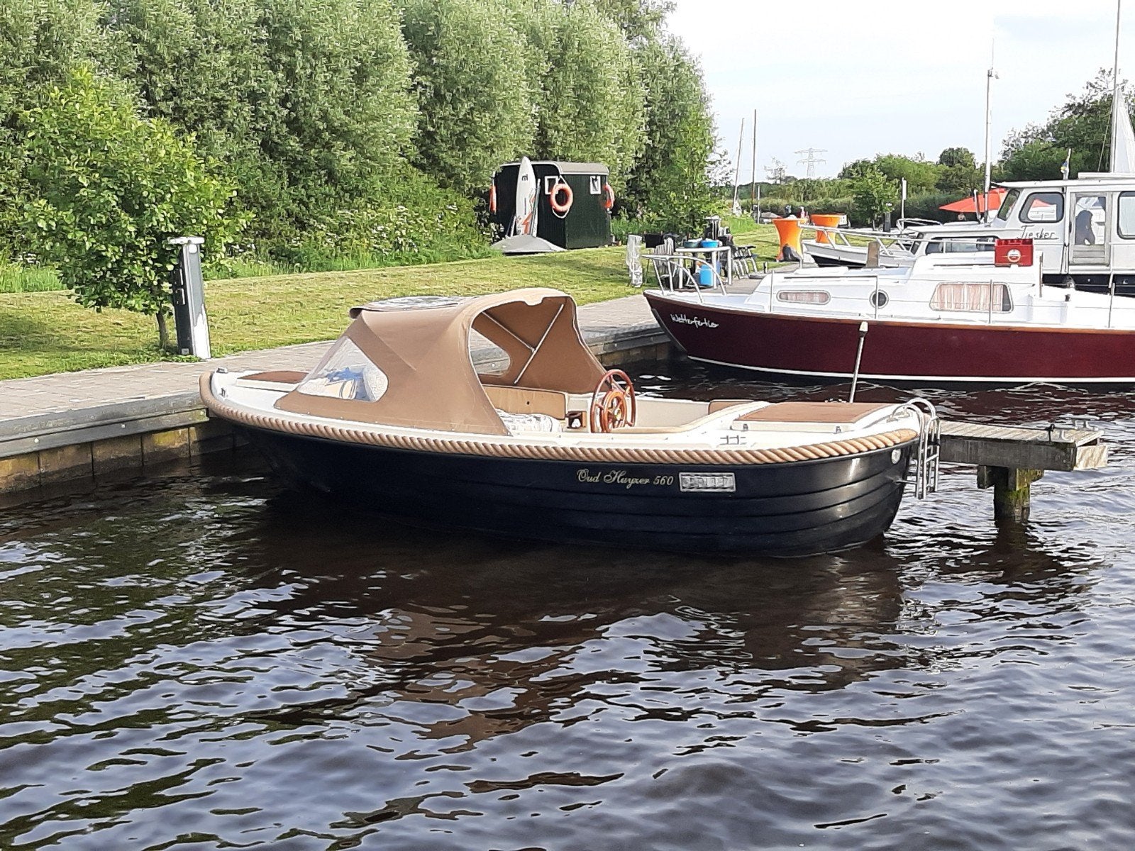 Nette Oud Huijzer 560 met nieuwe buiskap beige met trailer, Watersport en Boten, Ophalen, Gebruikt, Zonnedek, 6 m