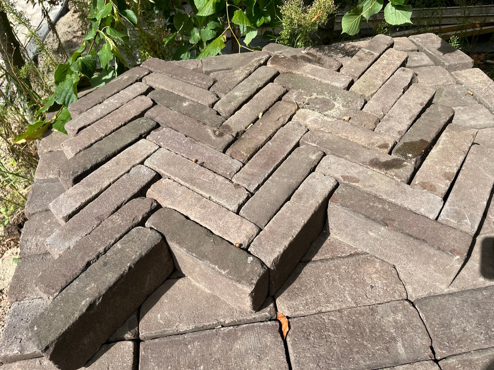 Zo goed als nieuwe antraciete hardgebakken waaltjes, Tuin en Terras, Klinkers, Ophalen of Verzenden, Zo goed als nieuw, 10 m² of meer