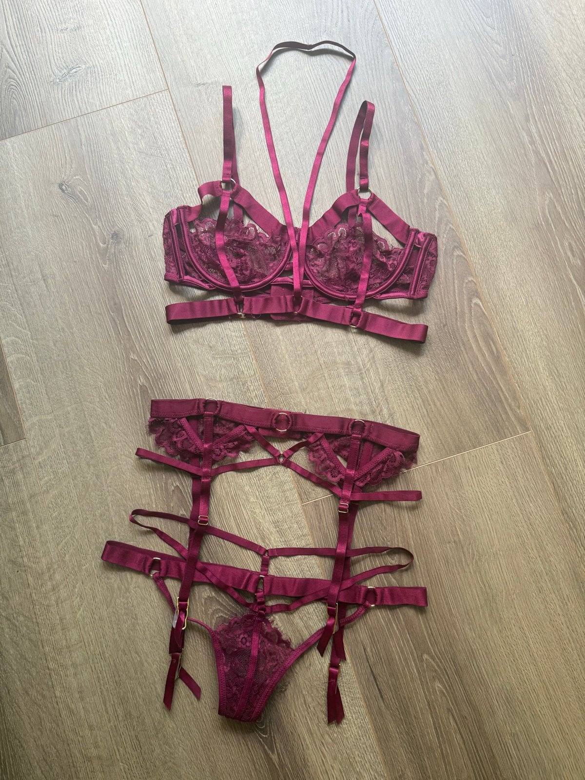Hunkemoller Private Collection lingerieset bordeauxrood, Verzenden, Rood, Setje