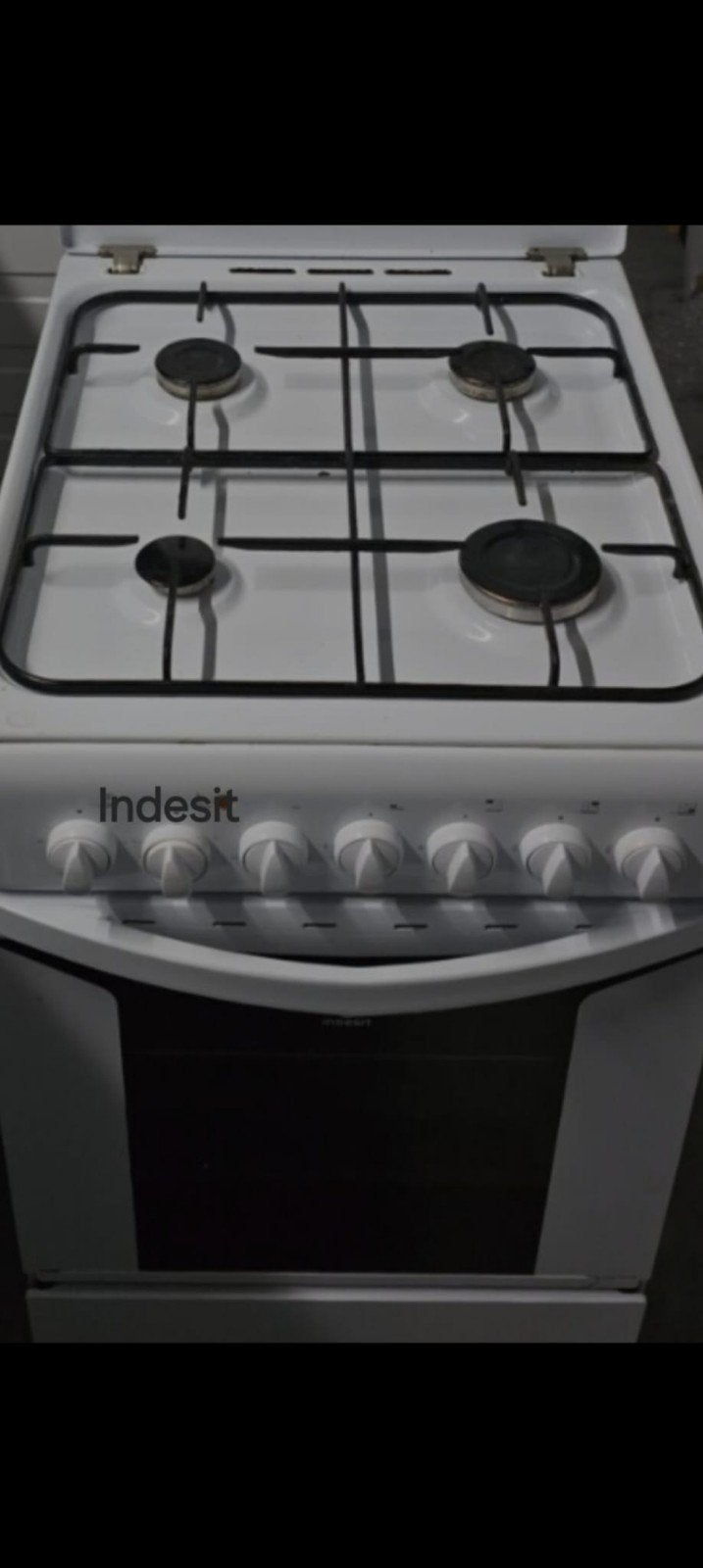 Indesit Gasfornuis met Oven - Zo goed als nieuw, Witgoed en Apparatuur, Ophalen, 4 kookzones, Zo goed als nieuw, Gas
