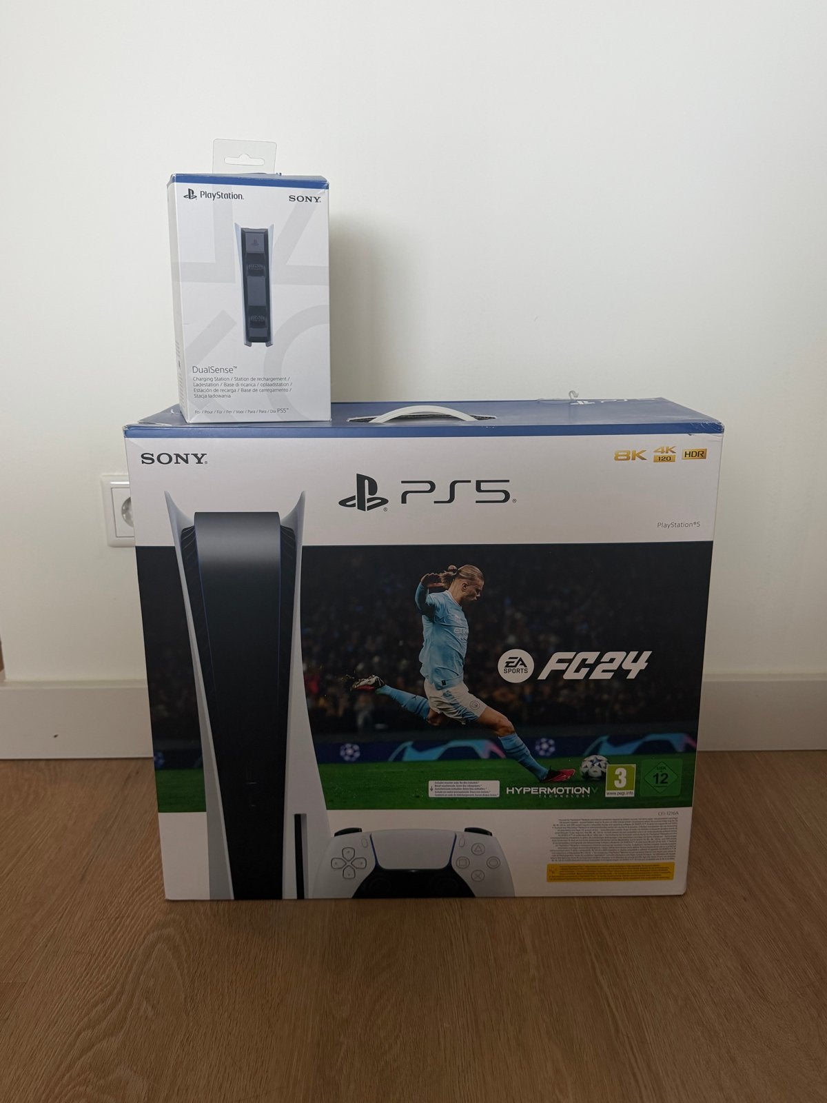 PlayStation 5 Disc Edition + DualSense Oplaadstation, Spelcomputers en Games, Ophalen, 1 speler, Eén computer, Zo goed als nieuw