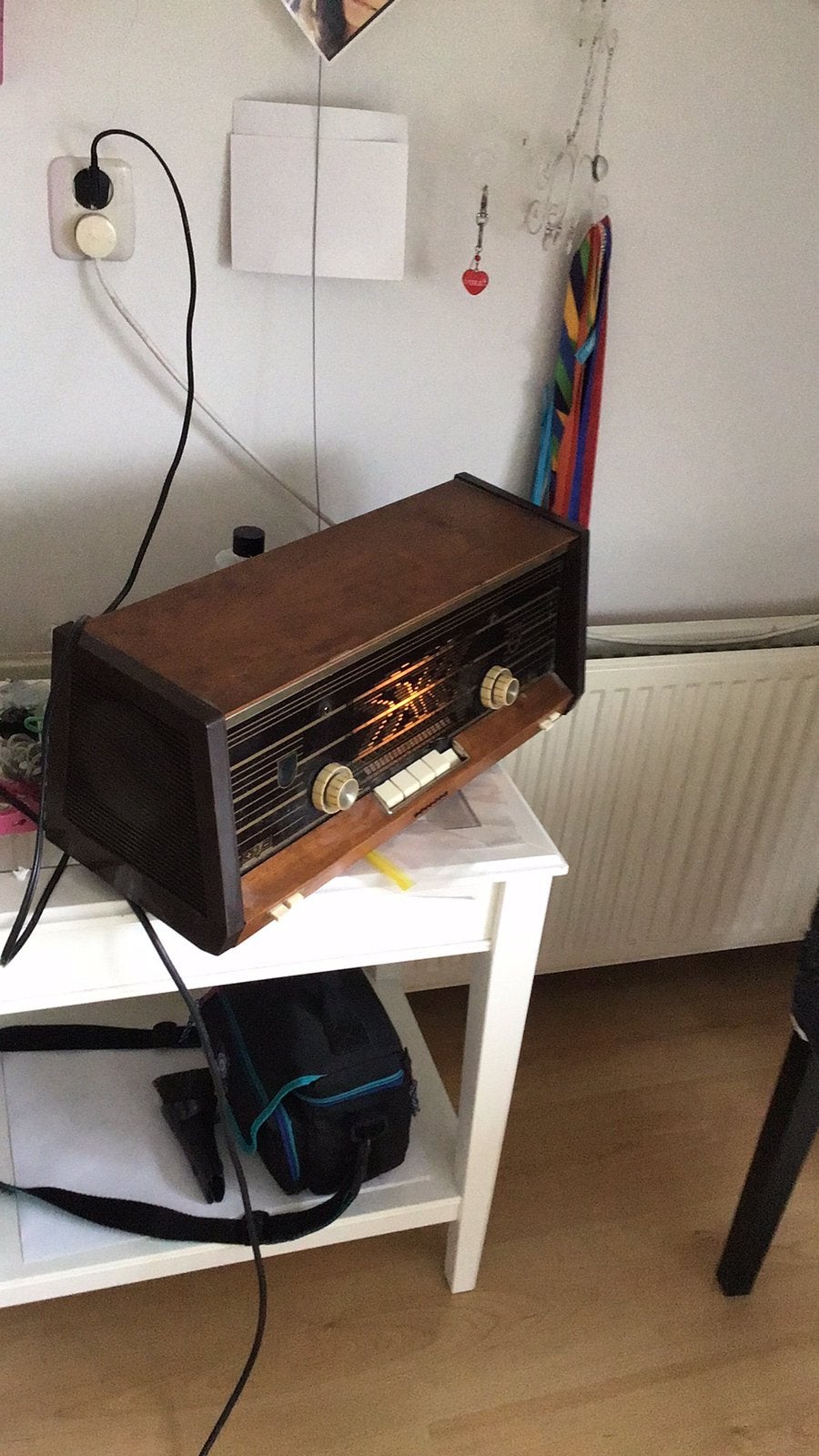Oude buizen radio, Ophalen