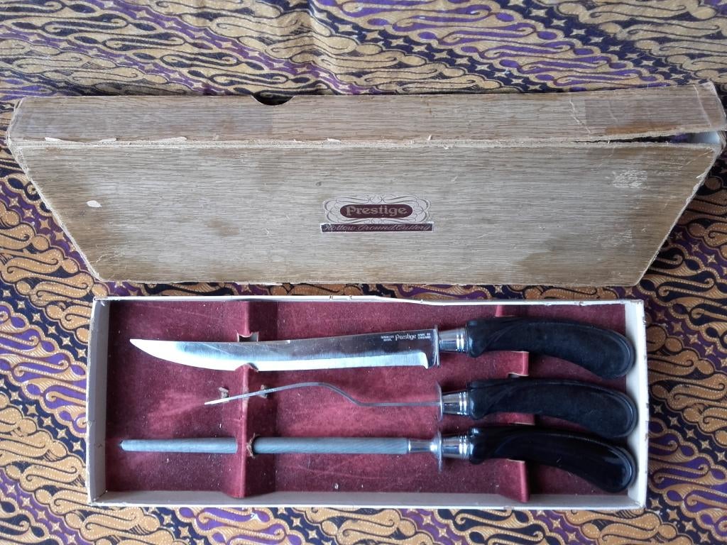 Oud vintage driedelig Prestige vleesbestek uit Engeland., Ophalen of Verzenden