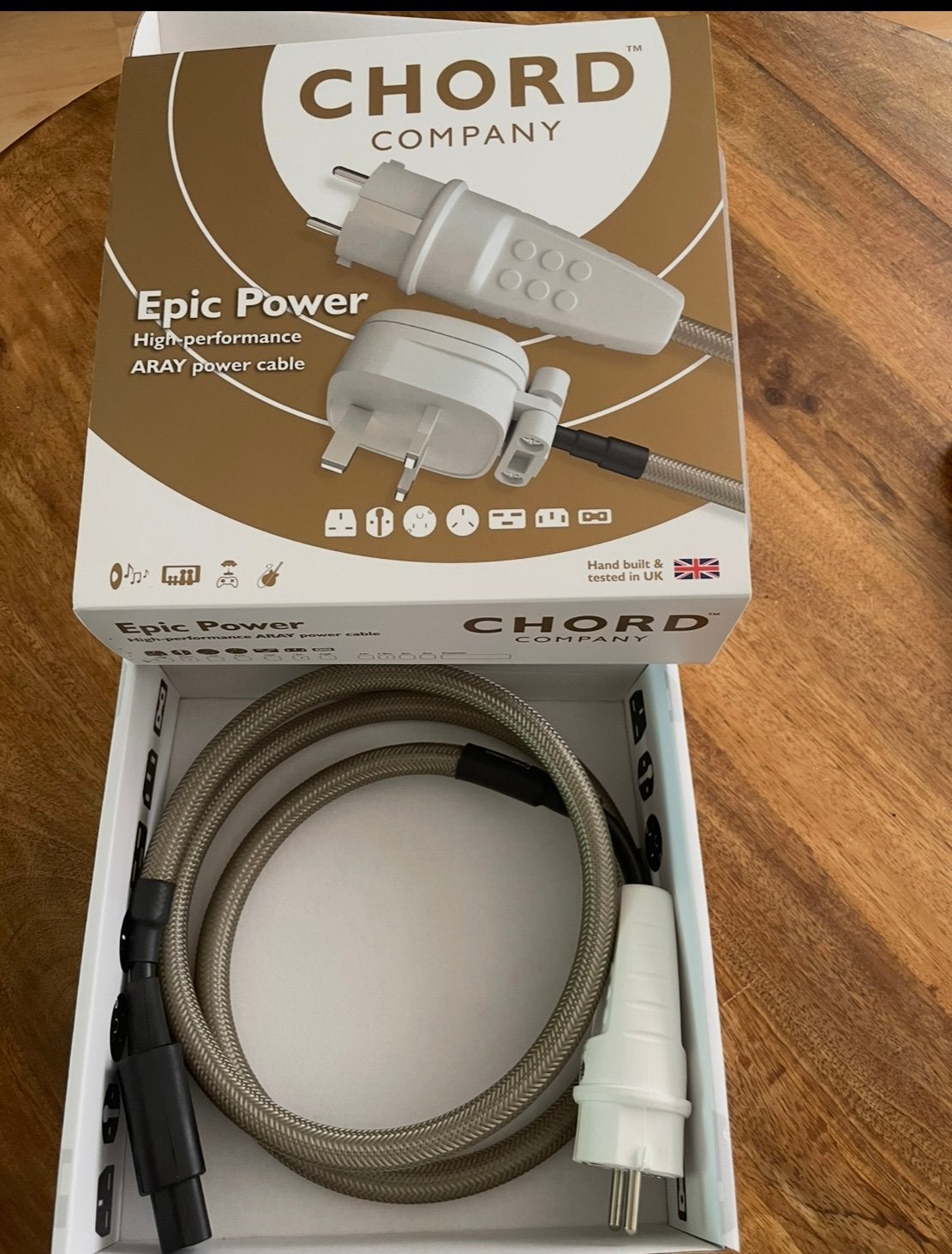 Chord epic c13 1.5m incl garantie (8wkn oud) stroomkabel ), Ophalen of Verzenden, Zo goed als nieuw, Minder dan 2 meter, Luidsprekerkabel