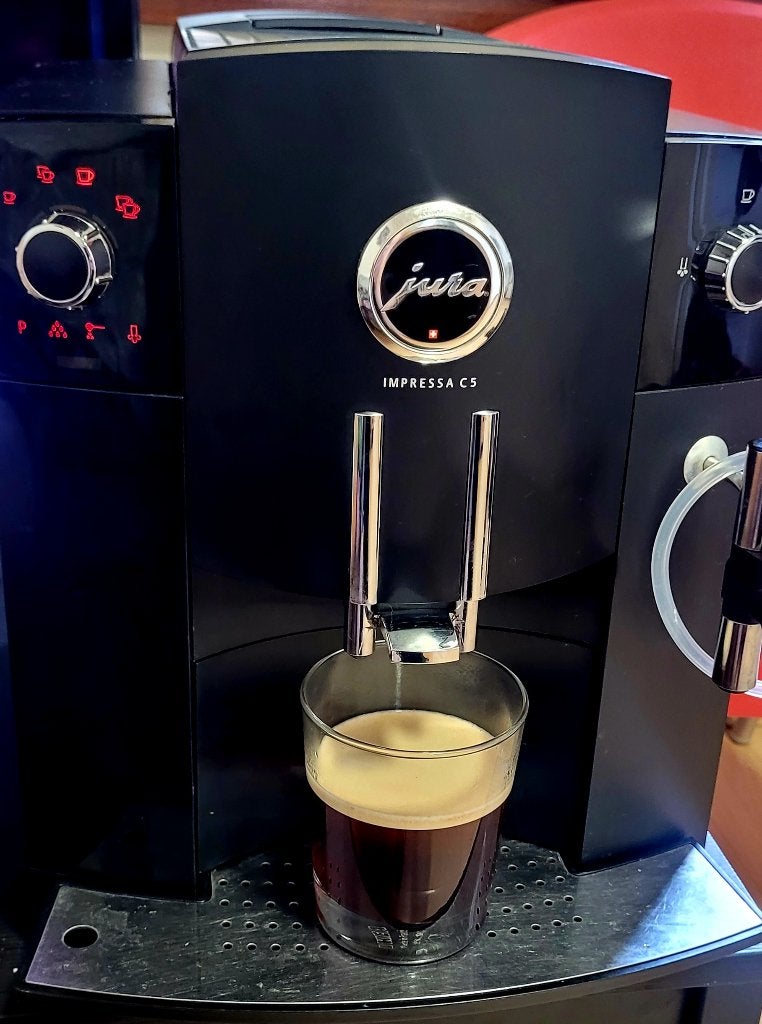 JURA C5 met garantie, 10 kopjes of meer, Ophalen of Verzenden, Gemalen koffie, Koffiemachine