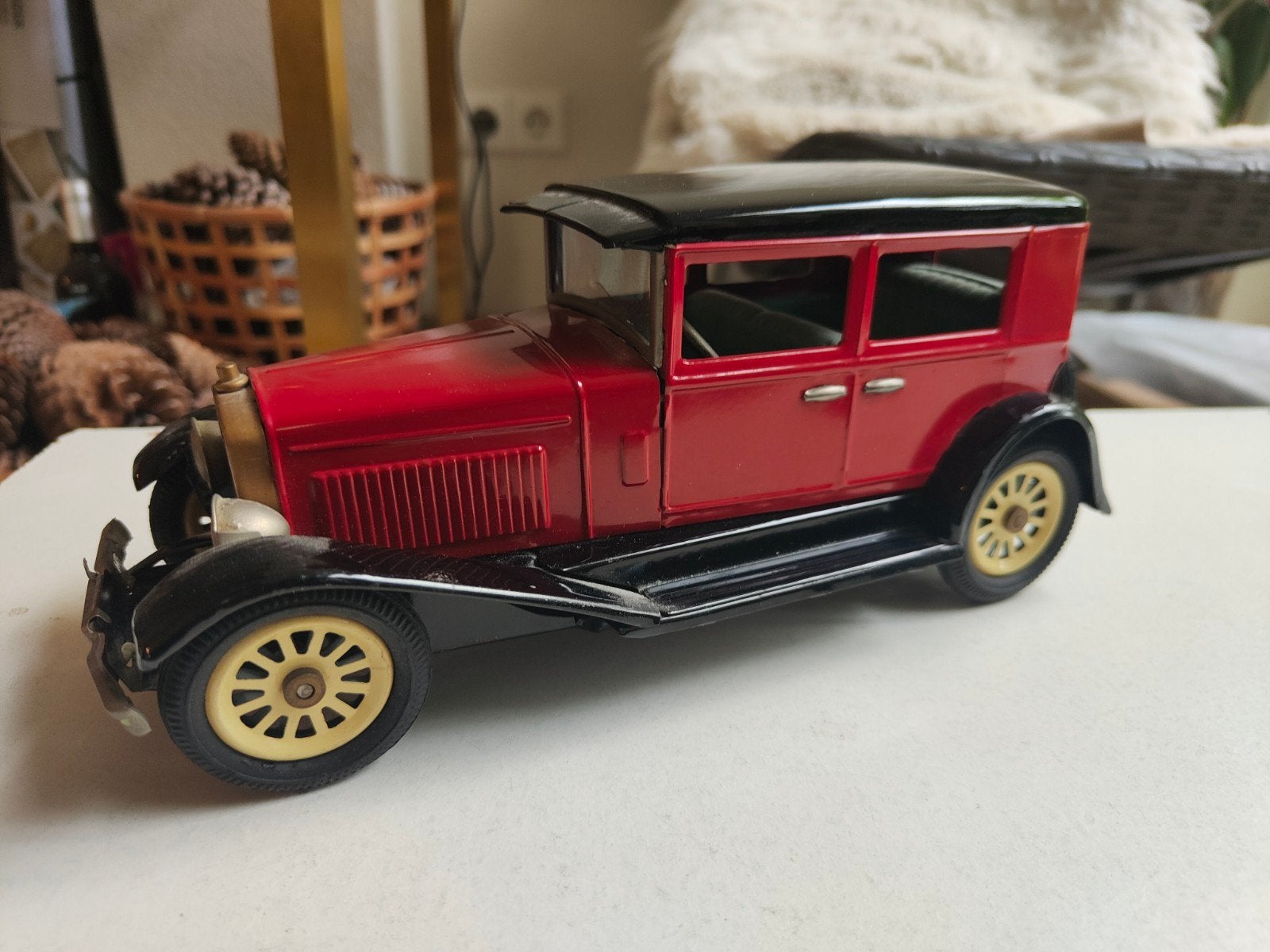 Vintage blikken Ford Model A Fordor, Yonezawa, Japan., Ophalen of Verzenden