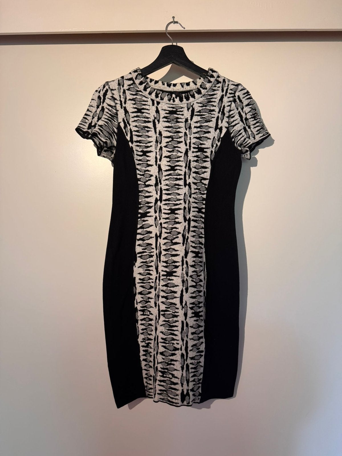 Zwart/witte marccain jurk maat 4/40 €15,00 koopje!!, Kleding | Dames, Ophalen of Verzenden, Zo goed als nieuw, Maat 38/40 (M)