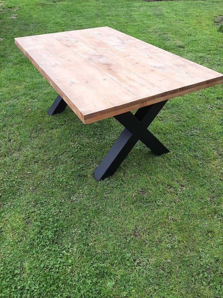 Steigerhouten eettafel met stalen onderstel - 160x100cm, Huis en Inrichting, 100 tot 150 cm, Industrieel, Landelijk, Zo goed als nieuw