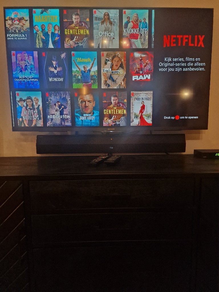 Foto 3 van Sony Bravia 50" Full HD Led 3D TV met soundbar