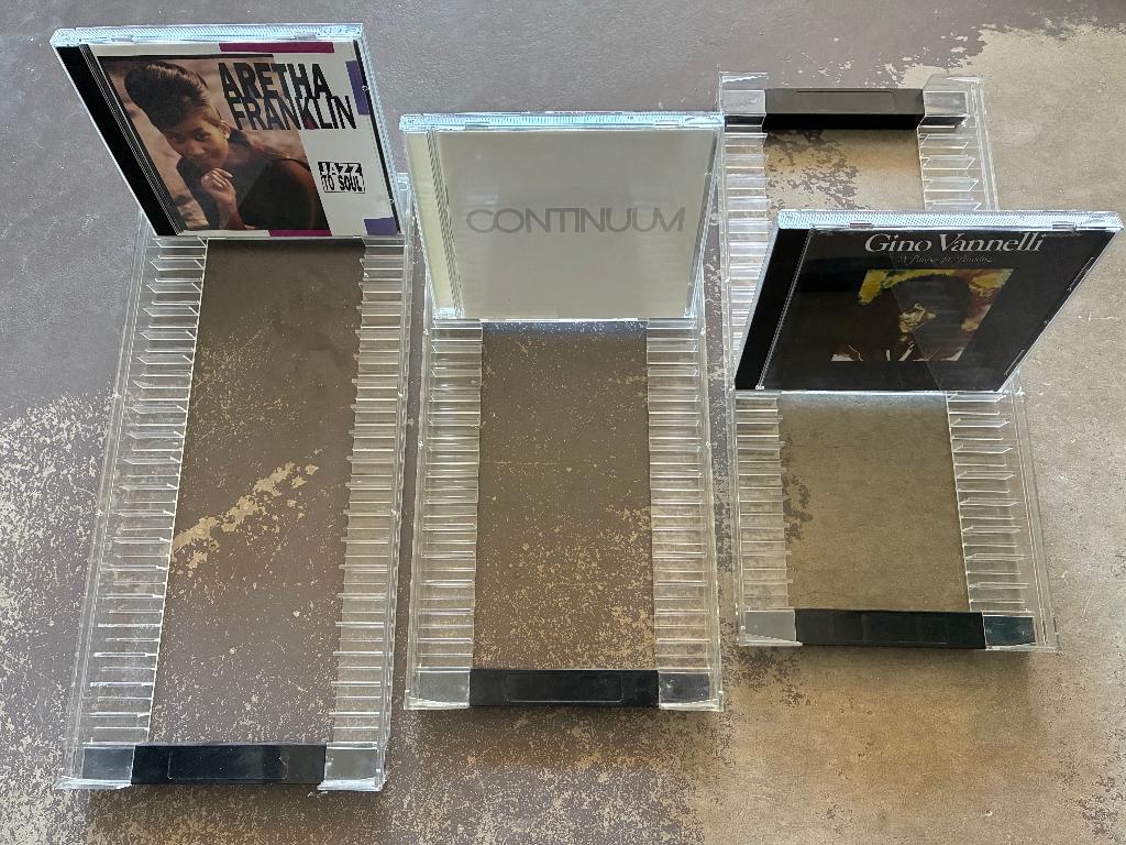 CD-rekjes, Huis en Inrichting, Woonaccessoires | Cd- en Dvd-rekken, Kunststof, Minder dan 25 discs, Ophalen of Verzenden, Zo goed als nieuw