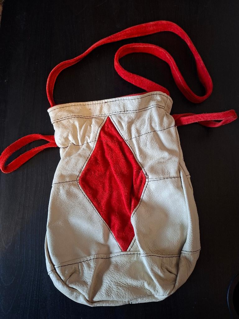 Vintage leren bucket bag crème/rood suède handgemaakt, Anneonline, Steenbergen, Gebruikt, Shop@wesell4u.nl