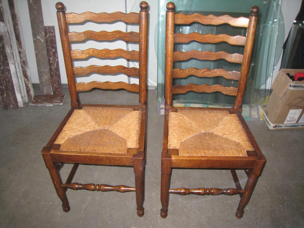 2 eiken rustieke ladderback eetstoelen met biezen zitting, Huis en Inrichting, Fauteuils, Gebruikt