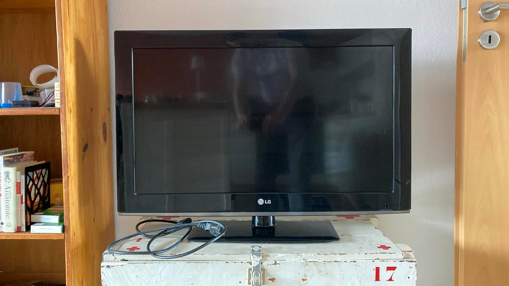 LG 32” LCD-TV, Ophalen of Verzenden, Zo goed als nieuw, 50 Hz, LG