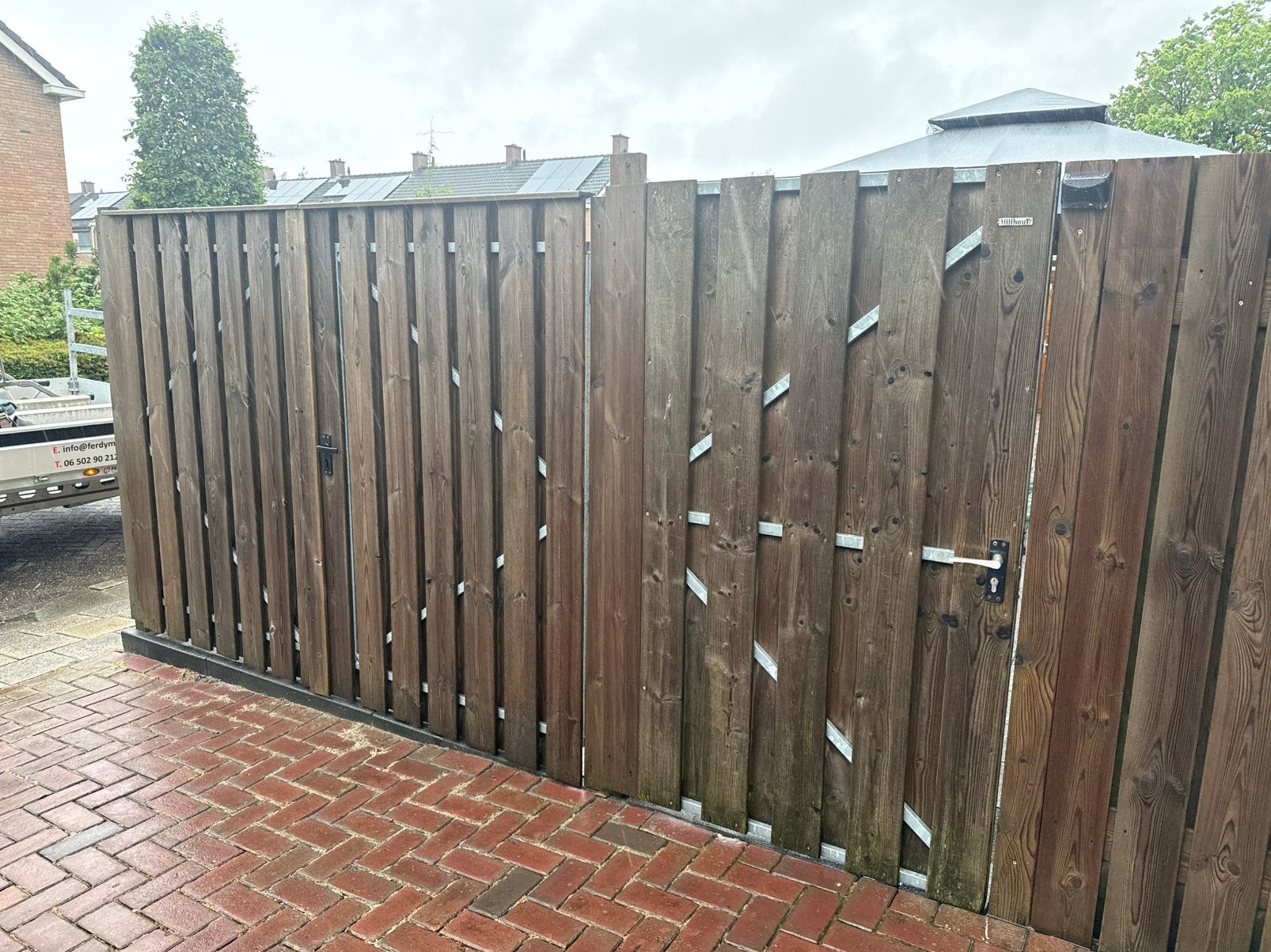 1x enkele poort en 1x dubbele poort, Ophalen, 3 tot 6 meter, Hout, 1 tot 2 meter