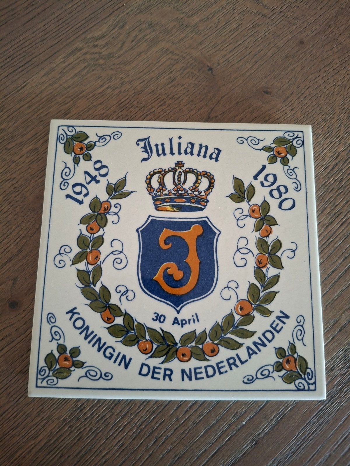 Tegel Juliana Koningin der Nederlanden 1948-1980, Antiek en Kunst, Antiek | Wandborden en Tegels, Ophalen of Verzenden