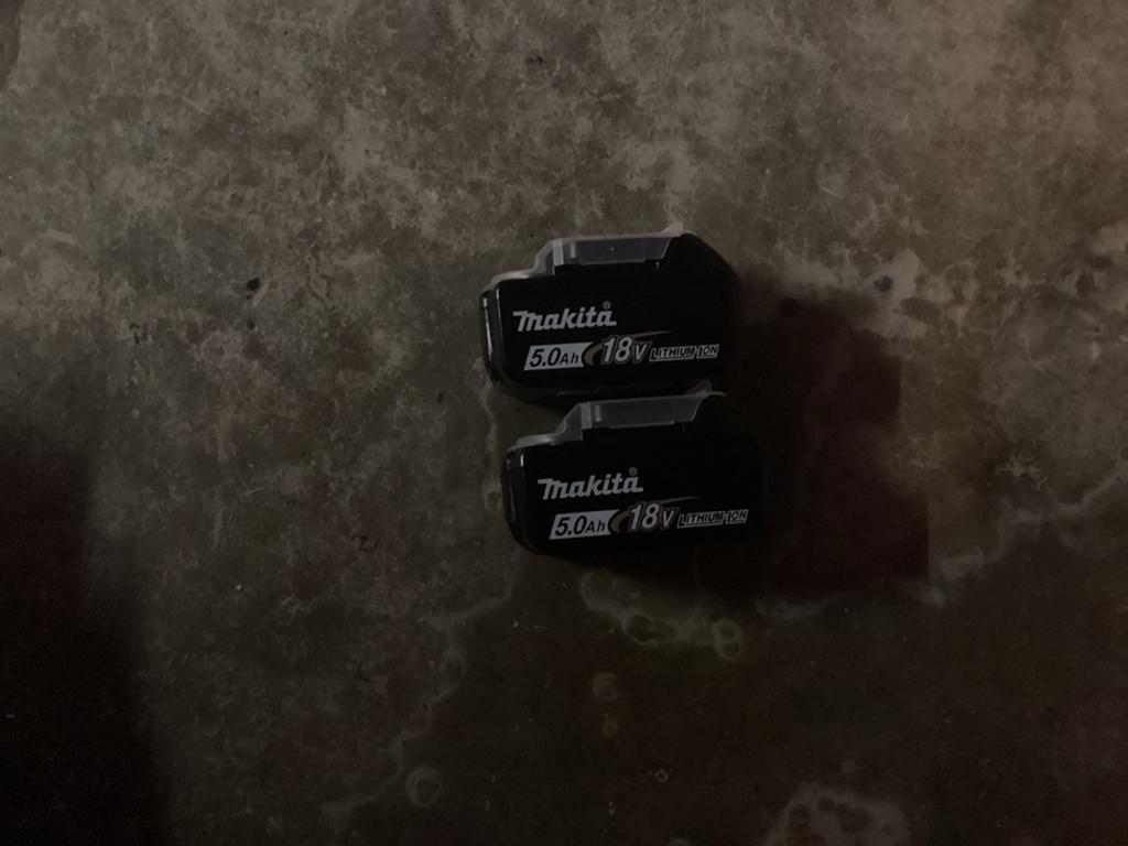Makita 18V 5.0Ah Li-ion Accu (2 stuks), Ophalen of Verzenden, Gebruikt, Minder dan 400 watt, Overige typen